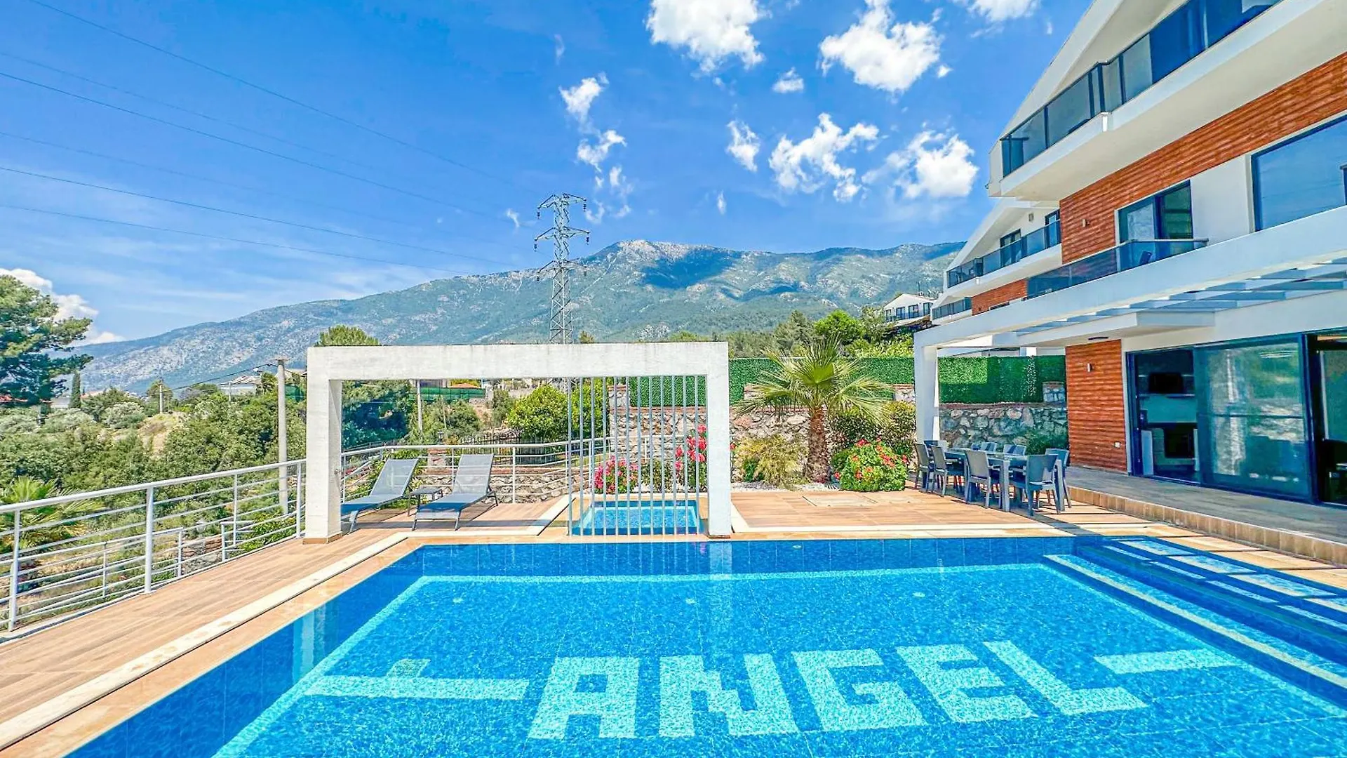 Villa Alya, Spacious 4 Bed Villa With Private Pool Fethiye