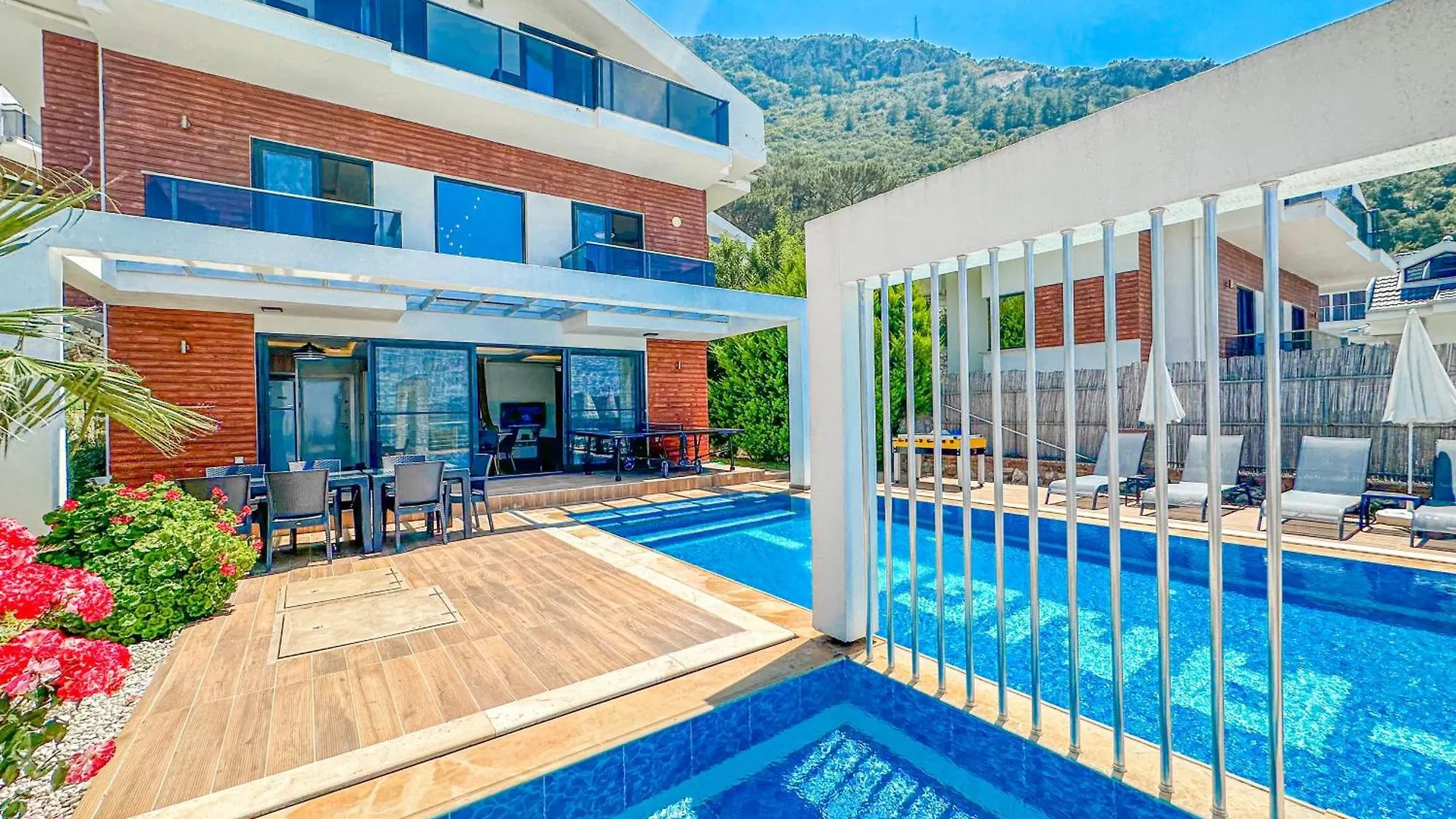 Villa Alya, Spacious 4 Bed Villa With Private Pool Fethiye