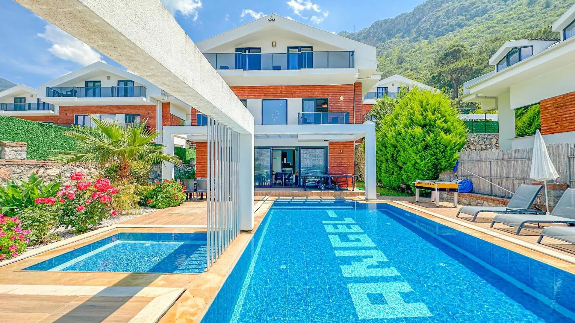 Villa Alya, Spacious 4 Bed Villa With Private Pool Fethiye