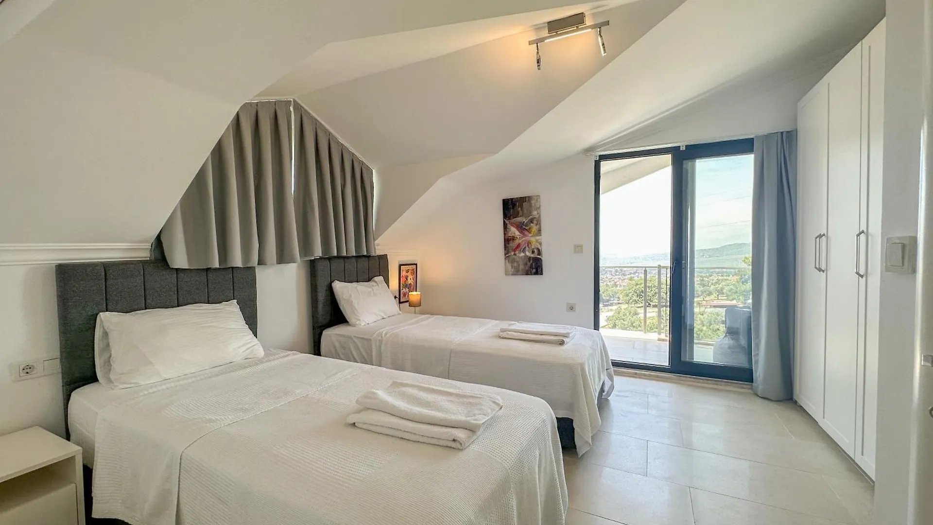 Villa Alya, Spacious 4 Bed Villa With Private Pool Fethiye 0*,