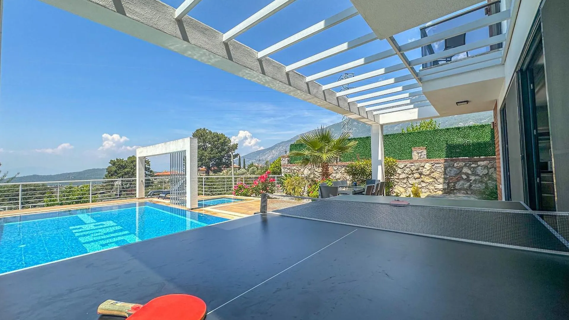 Villa Alya, Spacious 4 Bed Villa With Private Pool Fethiye