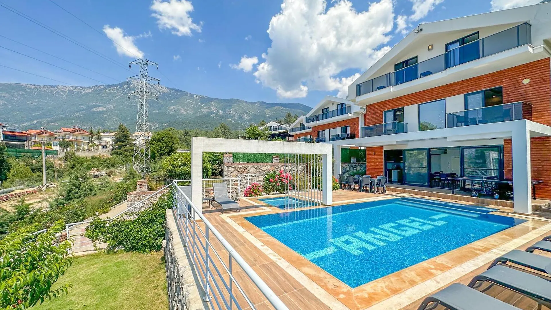 Villa Alya, Spacious 4 Bed Villa With Private Pool Fethiye