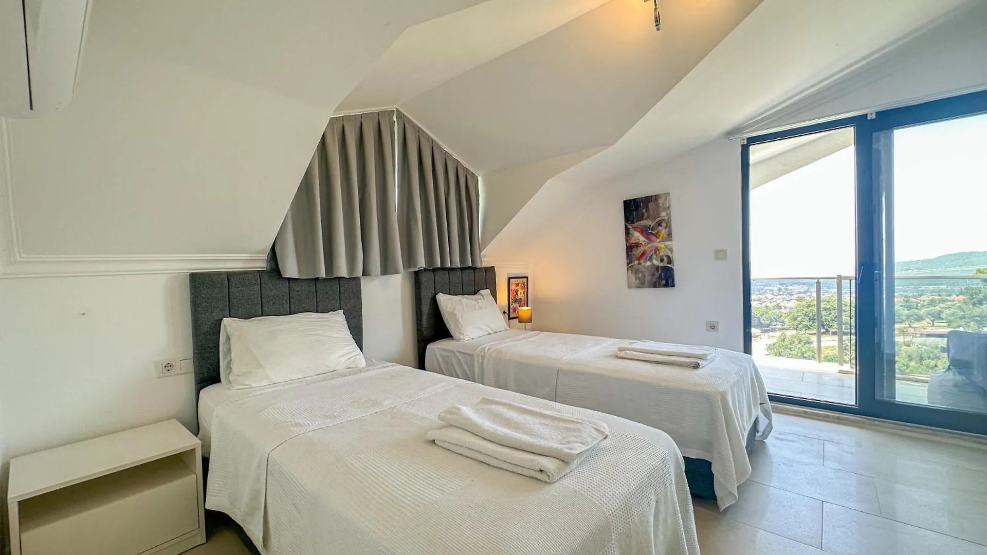Villa Alya, Spacious 4 Bed Villa With Private Pool Fethiye