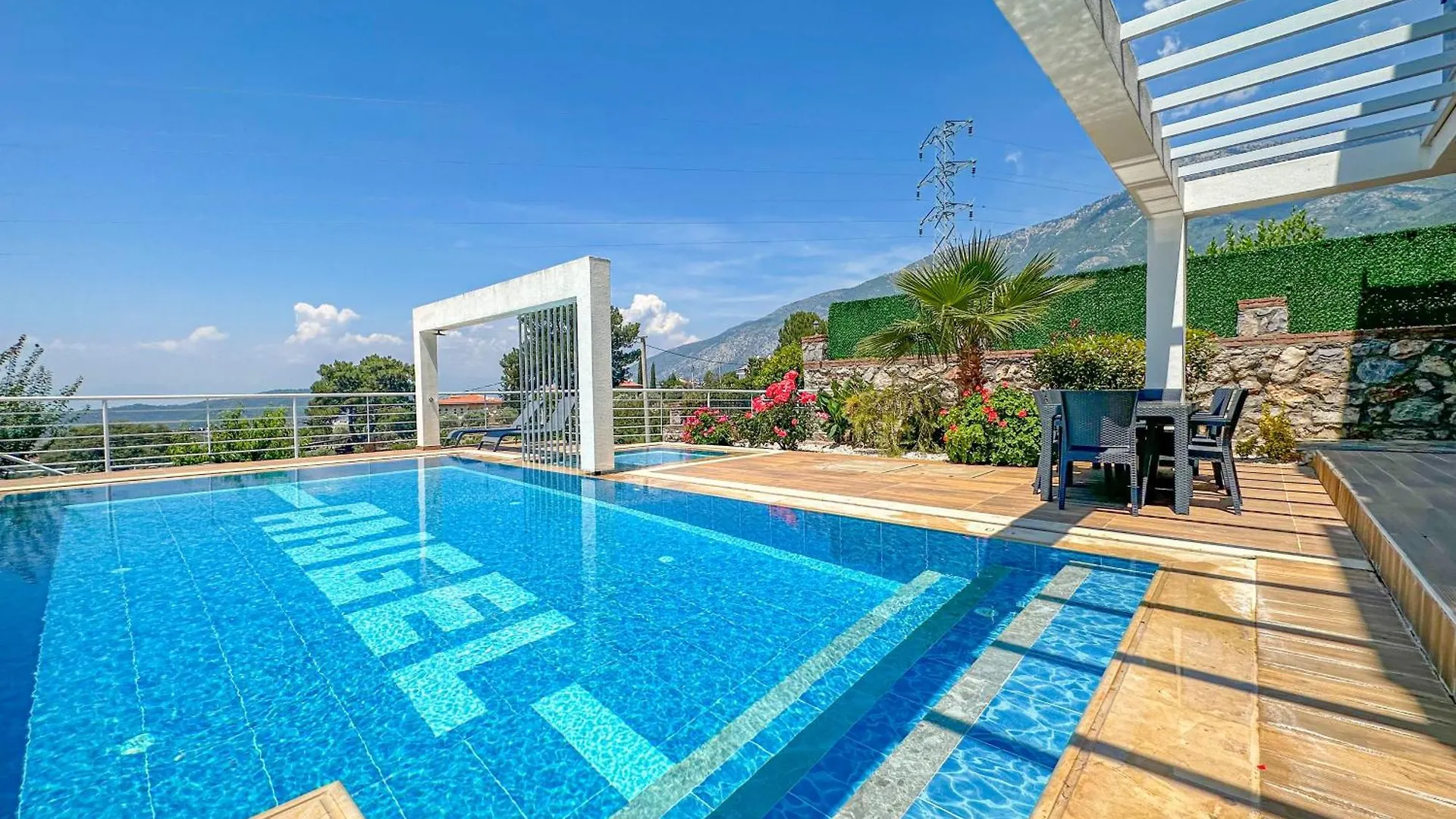 Villa Alya, Spacious 4 Bed Villa With Private Pool Fethiye
